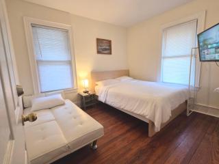 Entire Beautiful 1BR for You! [R] - 5