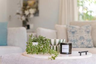 Noosa Hill Getaway 2 Bedrooms and Shared Pool - 3