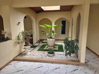 Pomah Guesthouse Dewi Sartika - 2