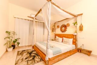 Alaya Stays 4BHK Farmhouse with Pvt Pool & Garden - Manesar - 9