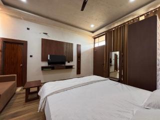 Mansarovar Villa - 1