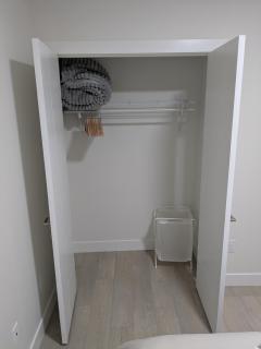 Greystone Retreat - Walk to River & Downtown - 8