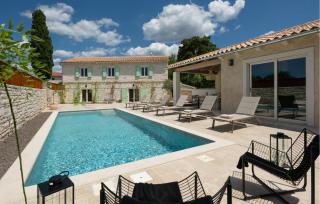 Nice Home In Zminj With Sauna - 1