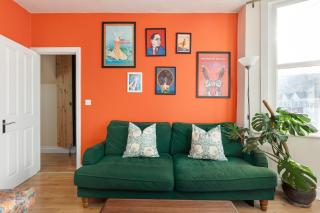 New! Spacious 3BR Split-Level Maisonette with Garden - 4