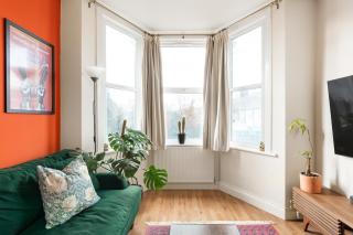 New! Spacious 3BR Split-Level Maisonette with Garden - 5