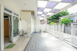 Oma Uti Syariah Mitra RedDoorz near Stasiun Lempuyangan - 5
