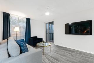 Spacious Apt with Parking and Pool - 100m from Beach - 7