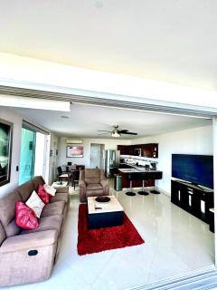 Amazing apartment with a beach - 0