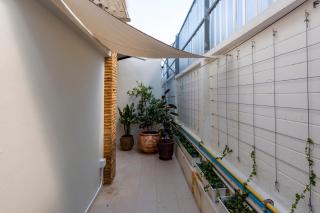 Cozy design house with Swimmingpool and Garden Esrah Home - 5