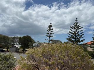 7 Steps to Beach Seaside Serenity 4BR with 2 Car Bays - 8