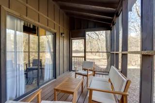 Secluded Studio Getaway with Outdoor Living and Trails Near Siloam Springs, Gentry, AR - 4
