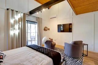 Secluded Studio Getaway with Outdoor Living and Trails Near Siloam Springs, Gentry, AR - 1