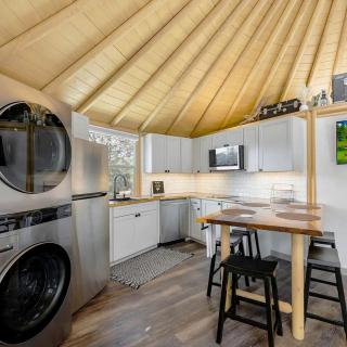 Luxury Yurt-Cabin with Private Hot Tub Near Canyon Lake, Texas - 7