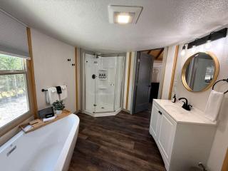 Luxury Yurt-Cabin with Private Hot Tub Near Canyon Lake, Texas - 1