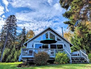 Oceanfront Cottage with Fire Pit & Direct Water Access Near Acadia National Park in Hancock, Maine - 6