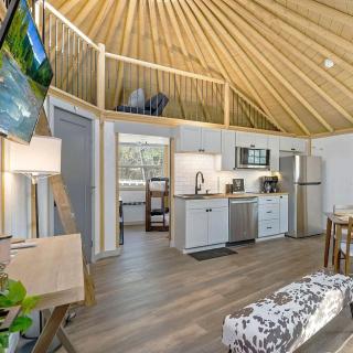 Luxurious Hill Country Yurt Cabin with Private Hot Tub Near Canyon Lake, Texas - 3