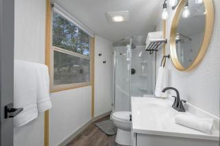 Stylish Yurt Cabin Getaway with Hot Tub Near Canyon Lake, Texas - 4