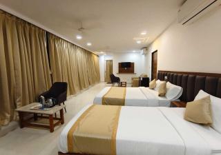 Hotel Vamshi Grand - 6