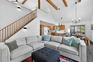 Bright Mountain Cabin with Game Room & Golf Course Views Near Hedgesville, West Virginia - 1