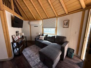 Luxurious Yurt-Cabin with Private Hot Tub Located Near Canyon Lake, Texas - 7