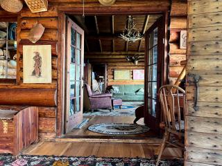 Gorgeous Log Cabin by Lake Superior for a Peaceful Escape in Nature in Lutsen, Minnesota - 3
