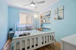 Large Pet-Friendly Falcon Bayview Beach House with Ocean Views - 9