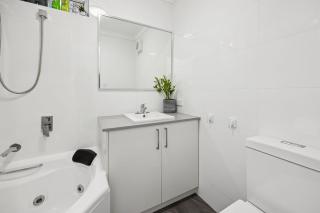 Large Pet-Friendly Falcon Bayview Beach House with Ocean Views - 3