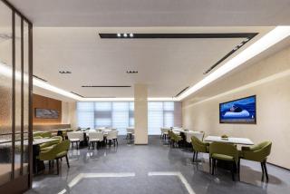 Atour Hotel Tonghui North Road Qianjiang Century City - 8