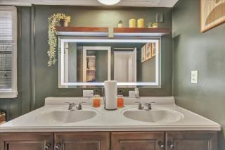 Swann Ave House 4B 3B Sleeps 10 Near Hyde Park - 7