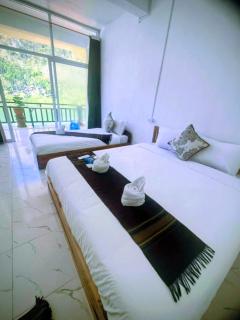 Views Backpackers Hostel - 4