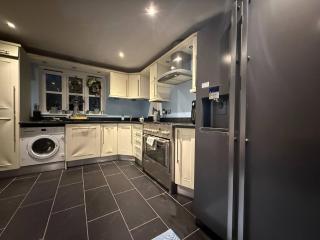 Charming Cottage Room with Garden Views in Bedford - 6