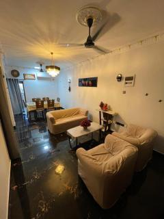 Luxury 3-Bedroom Apartment - 8