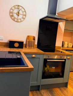 Carpenters Cottage Derbyshire, with romantic 4 poster bed - 3