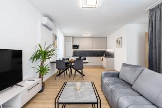 Fabulous Apartment with Terrace & Free Parking - 6