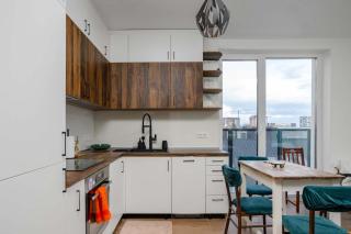 Charming 1BR with Balcony and View - 1