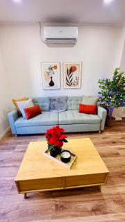 Stylish Bright Centrally Located Home El Botanic - 6