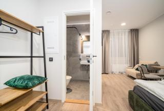 Airport-Bus - 13 North Studios - Apartment 8 - 4