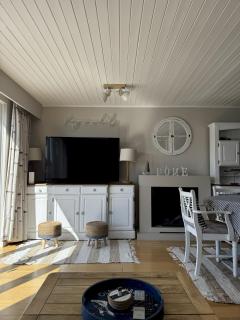 Herons Hideout Cotswold Lakeside - Spring Lake - 4