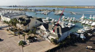 Dolphin at Trout Street Queen Suite w Kitchenette Marina-Front Patio - 8