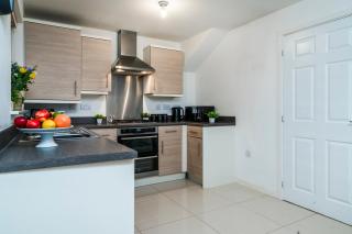 3 Bedroom Parking Sleeps 5 - 7