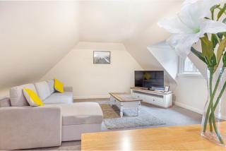 Hillbrook House- Apartment 8 - 1