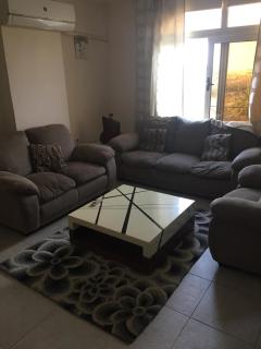 شقه مفروشه غرفتين امام Auc بجانب بافاريا دور 3 بدون مصعد - 2