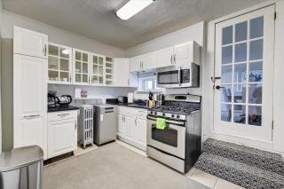 Spacious 5Br home in Malden with AC & heat - 8