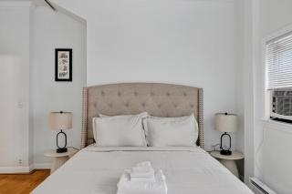 Spacious 2Br home in Malden with AC & heat - 1