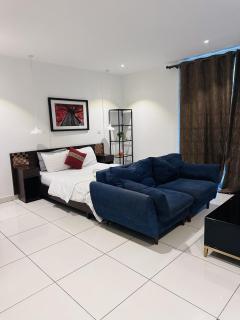 Urban Studio at the Gardens - 1