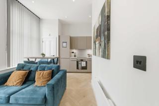 Modern 1BED Central Birmingham Apartment w Parking - 3
