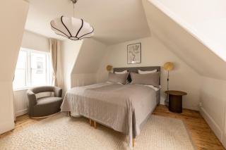 Central 2BR Apartment Sleeps 7 - 2