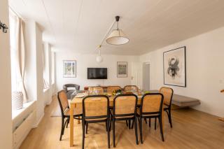 Central 2BR Apartment Sleeps 7 - 2
