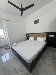 Satyamev Grand Inn - 2