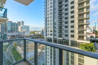 Miami Worldcenter Condo Hotel Amenities Prime Location Sleeps 4 - 1